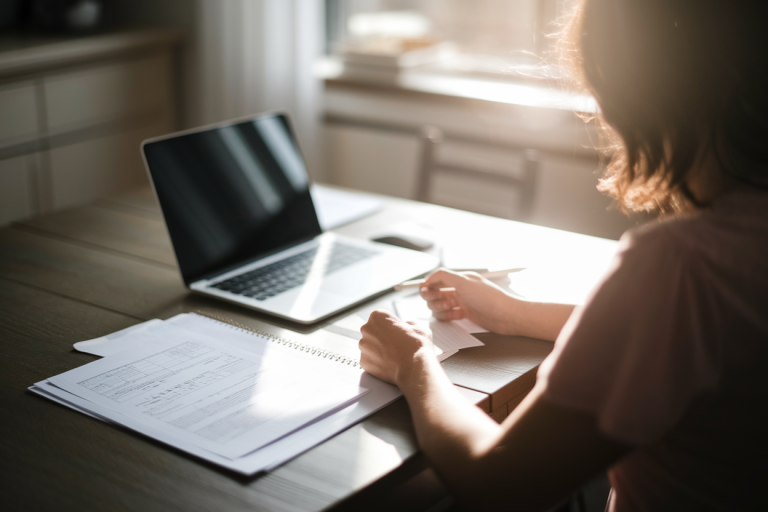 Prime d'Activité Majorée pour Isolement : Conditions et Montants
